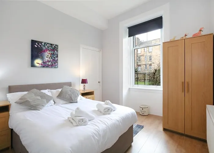 דירה Modern Sleeps 6