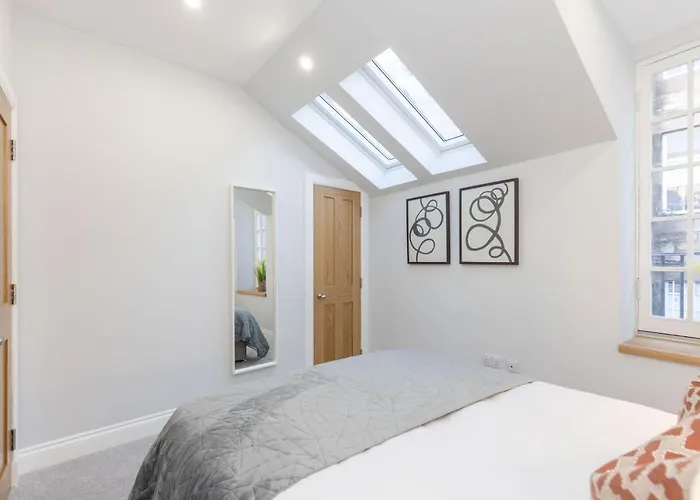 Holiday home Dragon - Yukina - 2 Bed Centre House With Garden Edinburgh