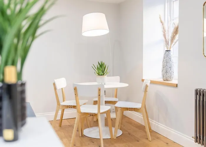 Dragon - Yukina - 2 Bed Centre House With Garden Holiday home