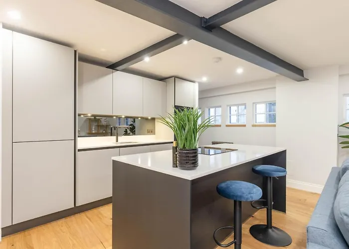 Dragon - Yukina - 2 Bed Centre House With Garden Holiday home *