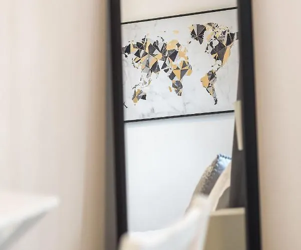 شقة Modern Spacious 3 Bedroom Centre - Free Parking - Private Balcony *