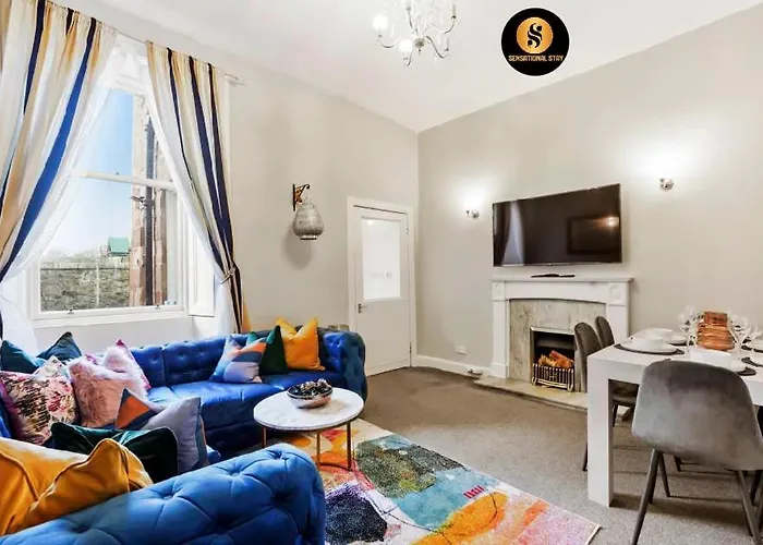 Lovely 4 Bedroom With 7 Beds And Free Parking Apartament