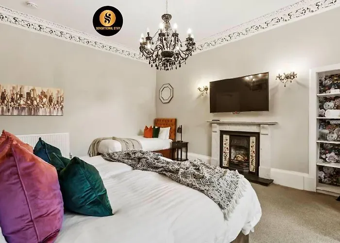 Lovely 4 Bedroom With 7 Beds And Free Parking Apartament