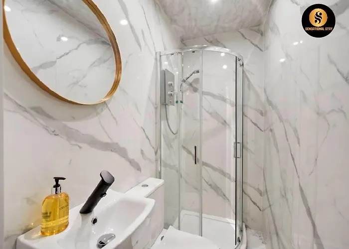 4 Bedrooms By Sensational Short Lets & Serviced אדינבורו