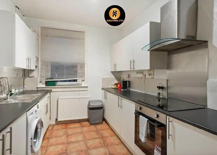 דירה 4 Bedrooms By Sensational Short Lets & Serviced