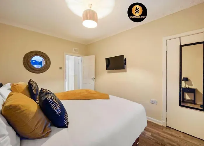 4 Bedrooms By Sensational Short Lets & Serviced