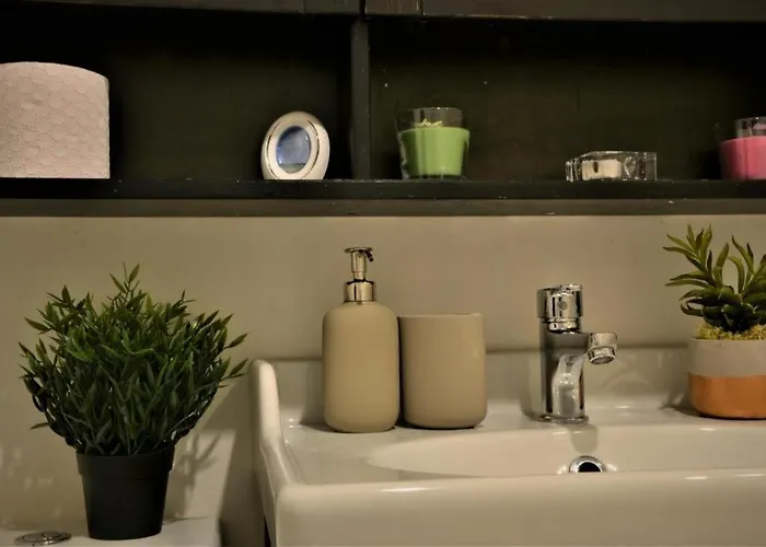 Holiday home Peaceful, Lovely And Modern, Entire House