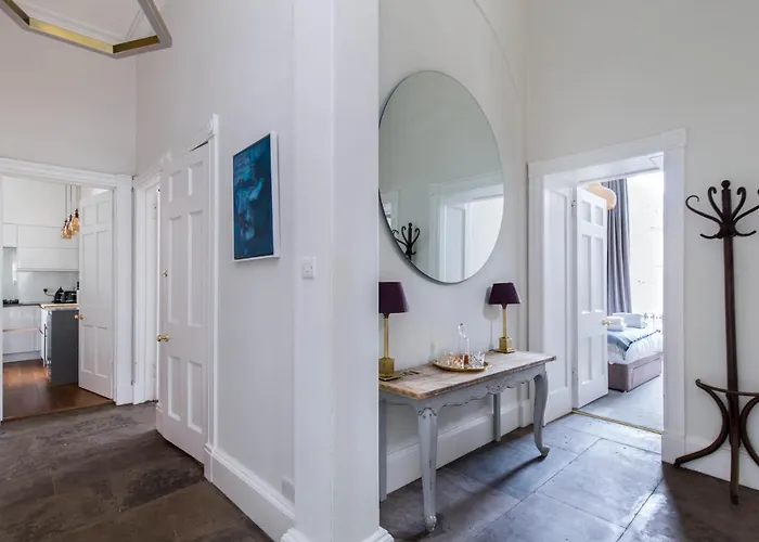 Magnificent Georgian 3-bedroom In New Town شقة إدنبرة
