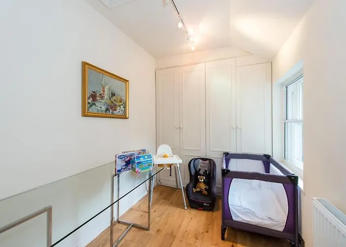 Self Catering , Centre With Parking