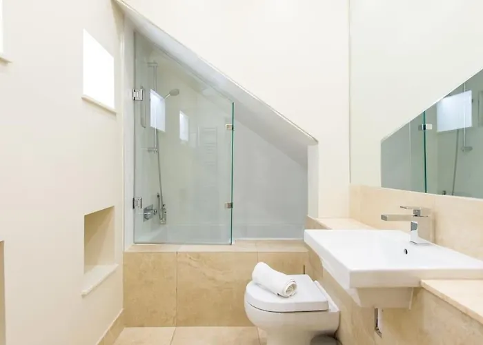 Self Catering , Centre With Parking