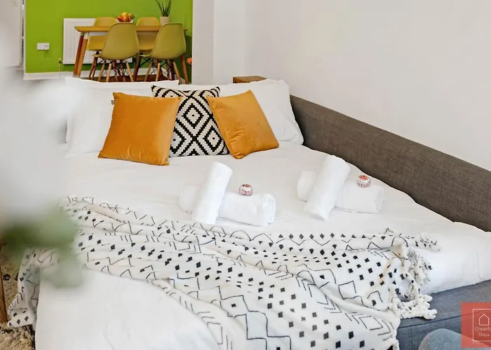 Cheerful Stays: Spacious Flat In Vibrant Leith 아파트 *