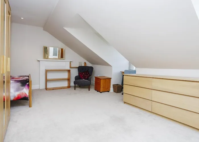 Fabulous 5 Double Bedroom Old Town