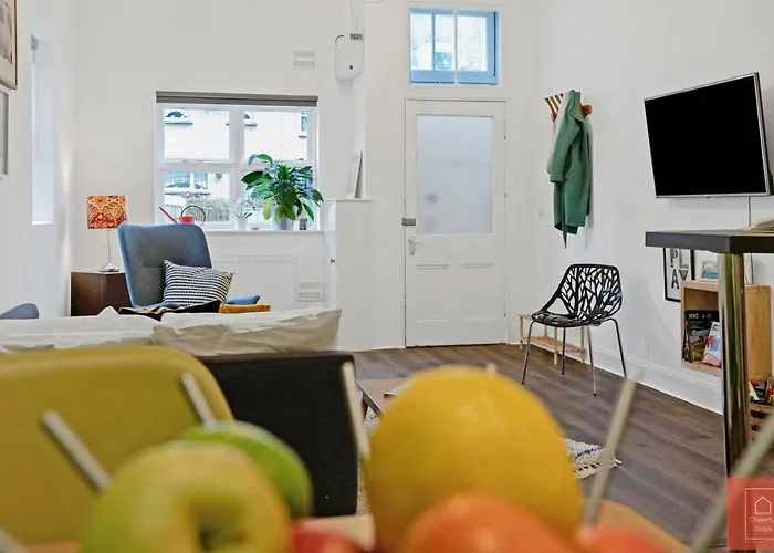 Cheerful Stays: Spacious Flat In Vibrant Leith 아파트