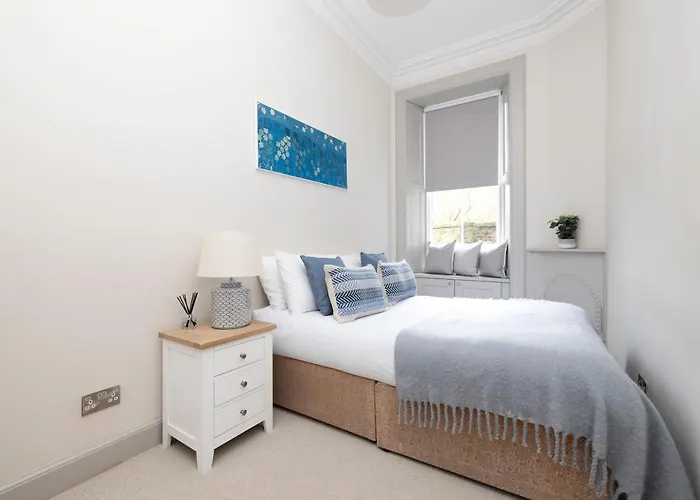 Апартаменты Stylish 3-bedroom Getaway