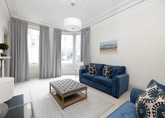 Stylish 3-bedroom Getaway Апартаменты *