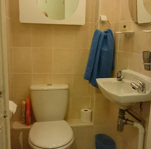 Royal Mile Apartment, 1 Minute From The Castle. Edinburg