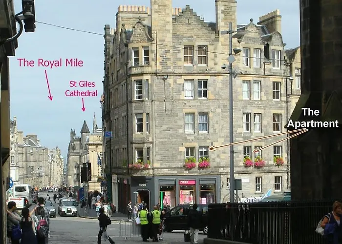 Royal Mile Apartment, 1 Minute From The Castle. Edinburg