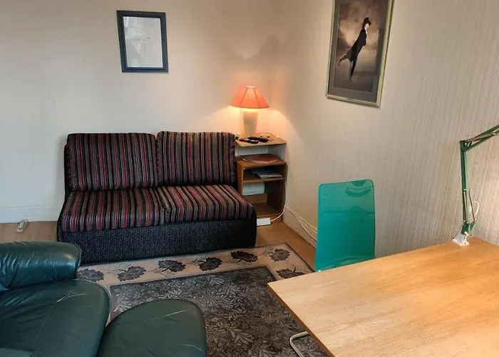 Royal Mile Apartment, 1 Minute From The Castle. Edinburg