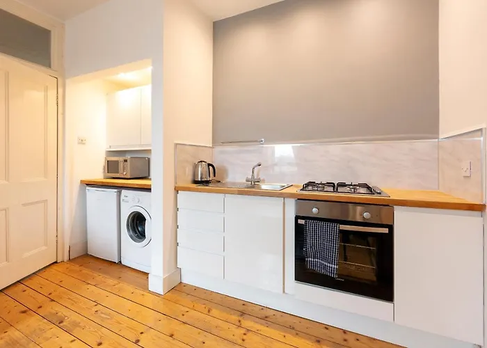 Cosy Quiet Traditional Floor With Stunning Views Apartment *