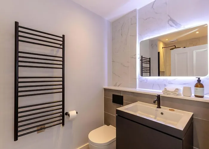 Dragon - Ladon - 2 Bed Centre Luxury Apartment *