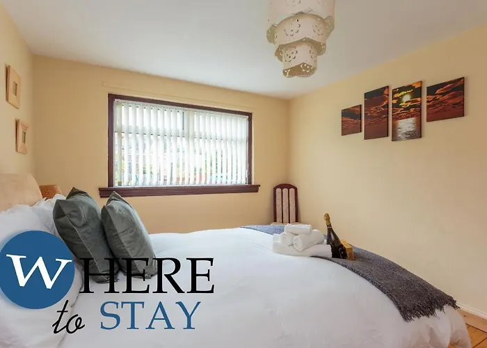 Lovely By The Hillwood Park-free Parking Apartment