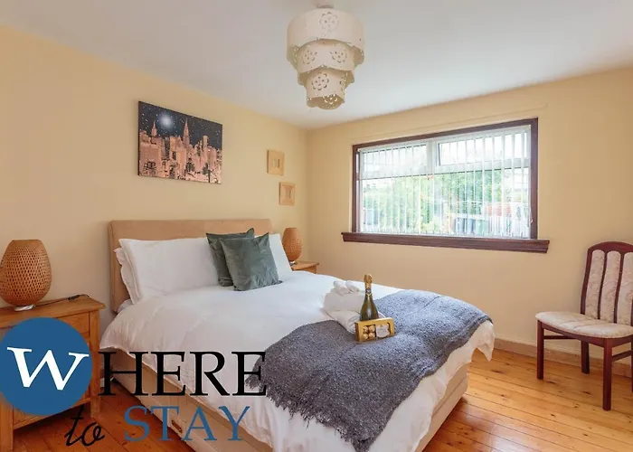 Apartment Lovely By The Hillwood Park-free Parking