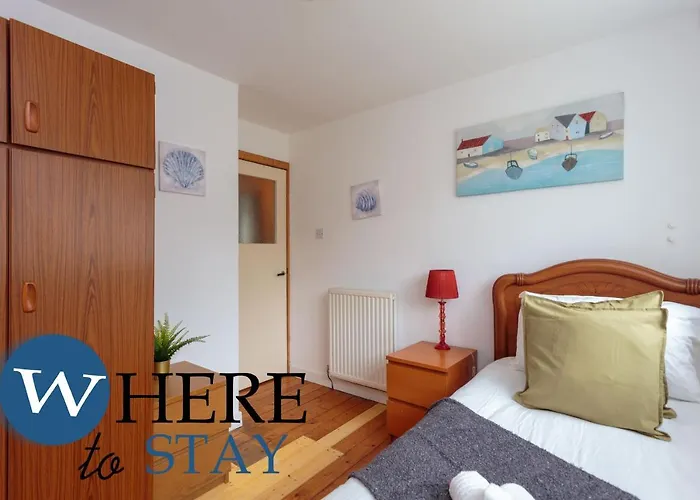 Apartment Lovely By The Hillwood Park-free Parking