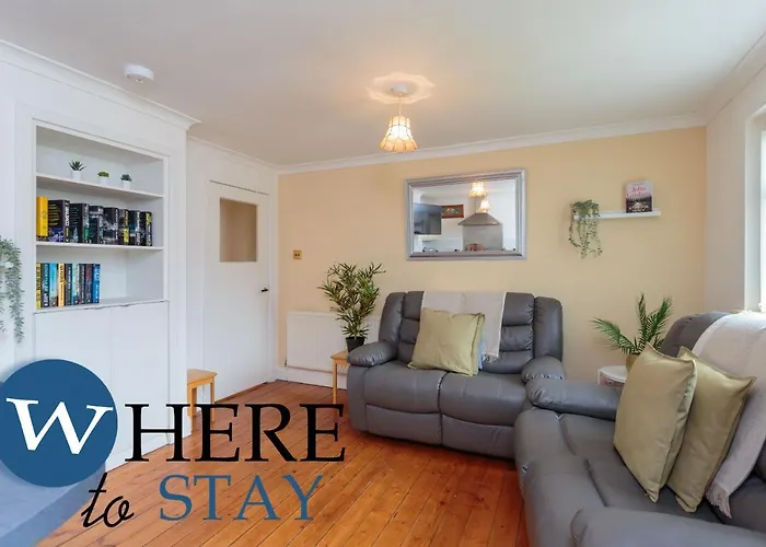 Apartment Lovely By The Hillwood Park-free Parking