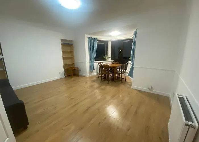 Steps Away From The Action Apartament