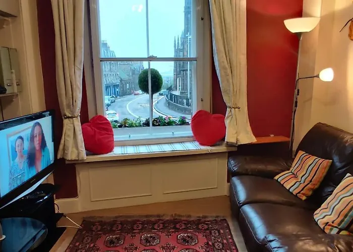 Royal Mile Apt, Just 1 Min From Castle! *