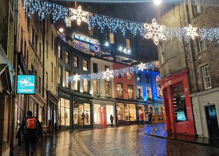 Royal Mile Apt, Just 1 Min From Castle! דירה