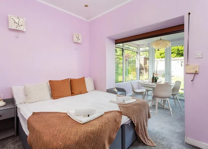 Nyaraló Lovely 3bed House-private Parking Edinburgh