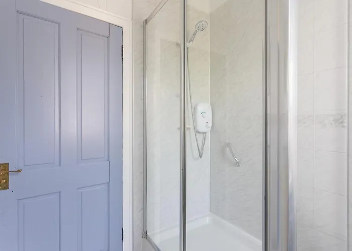 Lovely 3bed House-private Parking Nyaraló *