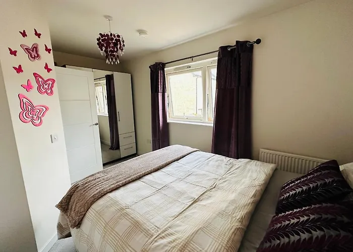 빌라 Modern 3 Bed With Free Parking And Garden Close To Center And Airport