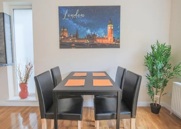 Stylish Modern Newly Built 15 Min From Centre *