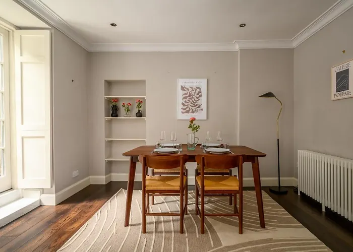 New Town Garden Retreat By Calton Living * Edinburgh