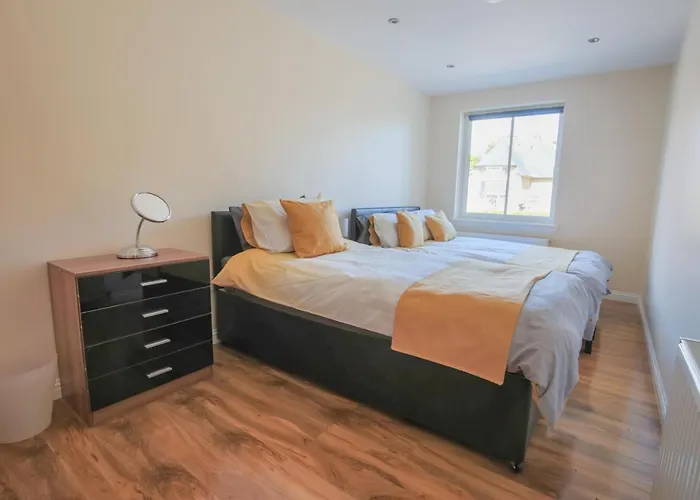 Stylish Modern Newly Built 15 Min From Centre Apartament