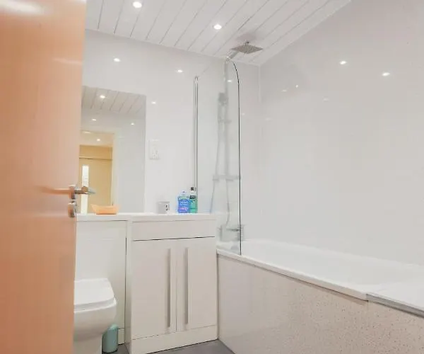 Stylish Modern Newly Built 15 Min From Centre Apartament Edynburg