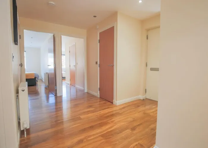 Stylish Modern Newly Built 15 Min From Centre *