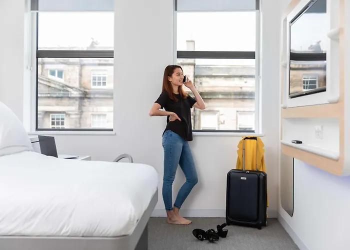 Yotel 4*