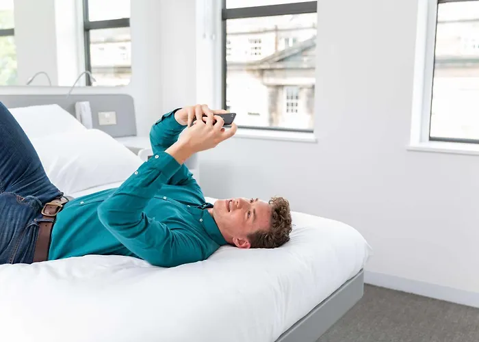 Yotel Отель 4*