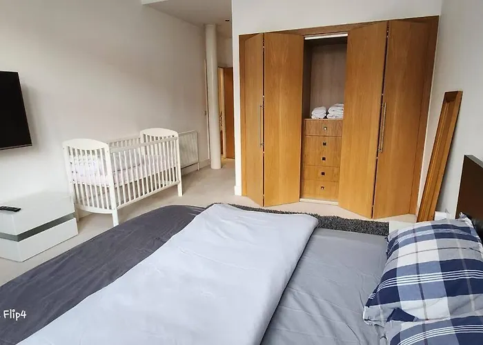 Spacious 2 Bedroom Апартаменты *
