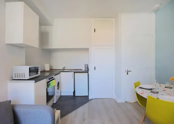 Apartment Cosy & Broughton 2br Near Centre