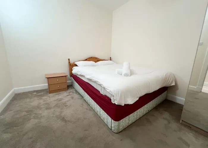 アパート Convenient 2br Basement Flat In Leith *