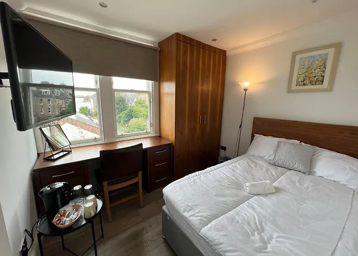 Cosy Double Centre