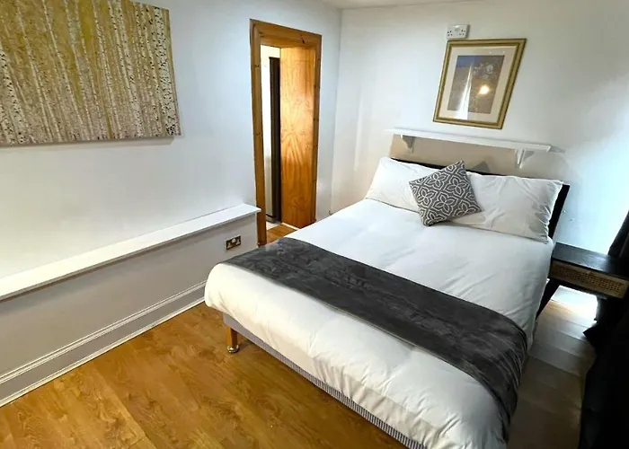 Elegant 2 Bedroom