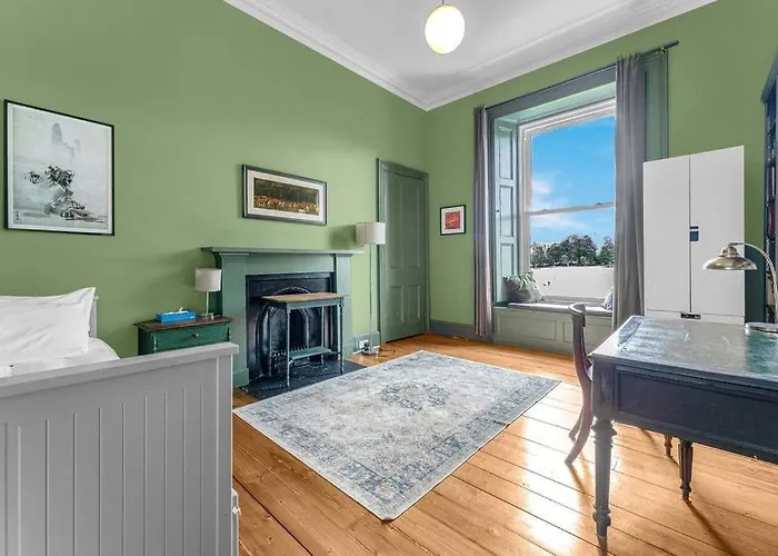 Bright And Spacious Flat Overlooking The Meadows Apartment Edinburgh