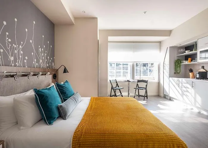 Hotel apartamentowy Heeton Concept Queen Street 4*
