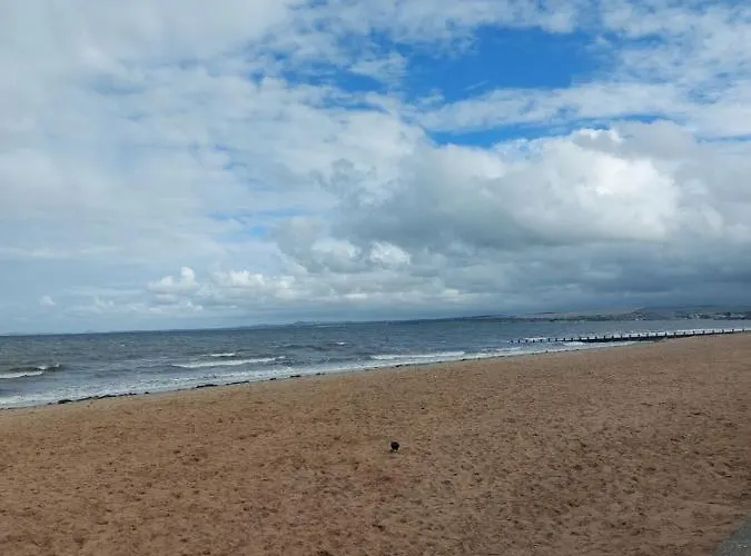 Portobello Charming Seaside 3-br Apartment