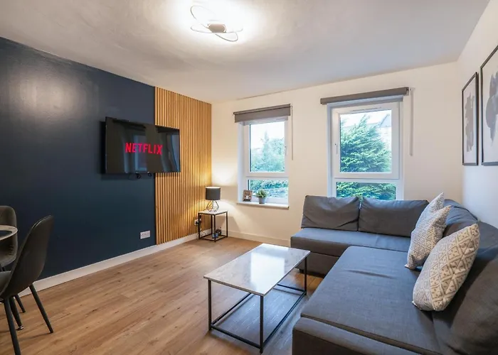 Modern 2bed Apartment-free Parking شقة *